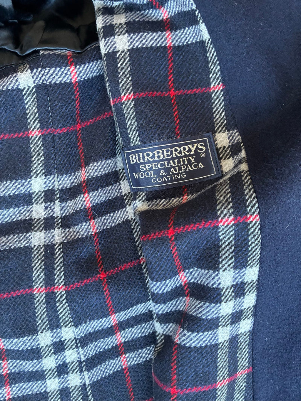 Burberry navy coat wool alpaca blend with checked lining and original belt.