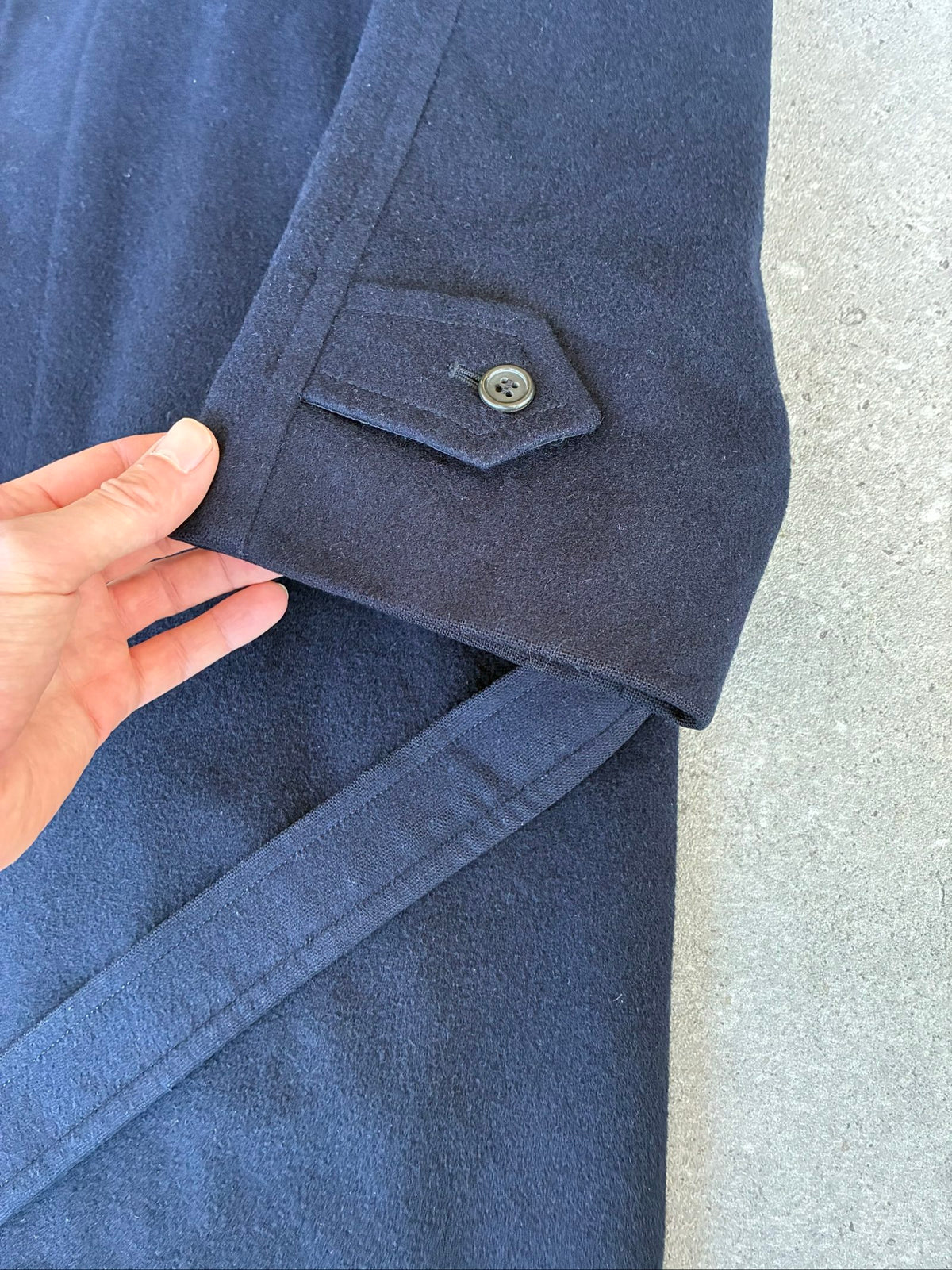 Burberry navy coat wool alpaca blend with checked lining and original belt.
