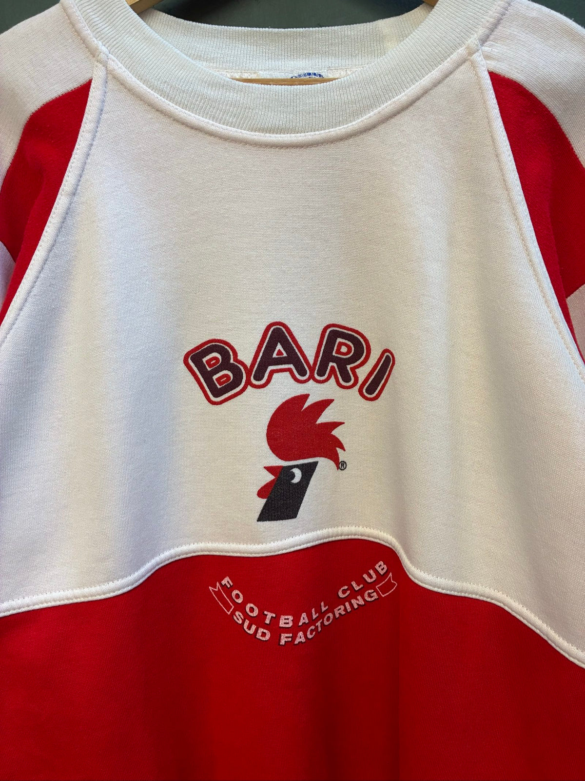 Vintage Bari red and white football sweatshirt, 90s design, excellent condition, medium size.