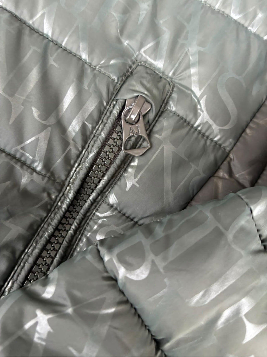 Armani Jeans reversible puffer jacket green and black, medium, Y2K style, good condition.